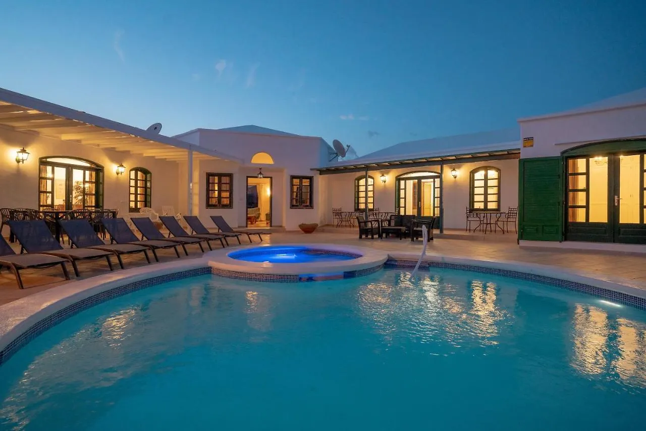Villa Milan Puerto del Carmen  0*, Puerto del Carmen (Lanzarote)